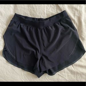Lululemon Find Your Pace Short 3” Black sz 8
